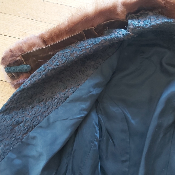 Vintage jacket with red fur collar - Picture 2 of 4